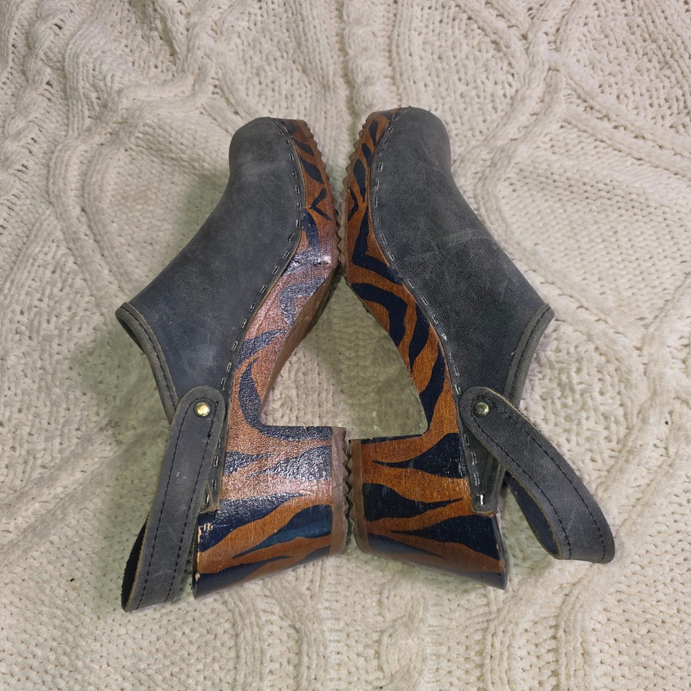 VTG Anna Swedish Clogs Gray Leather‎ Tiger Stripe Wooden Mules Womens 39 8-8.5